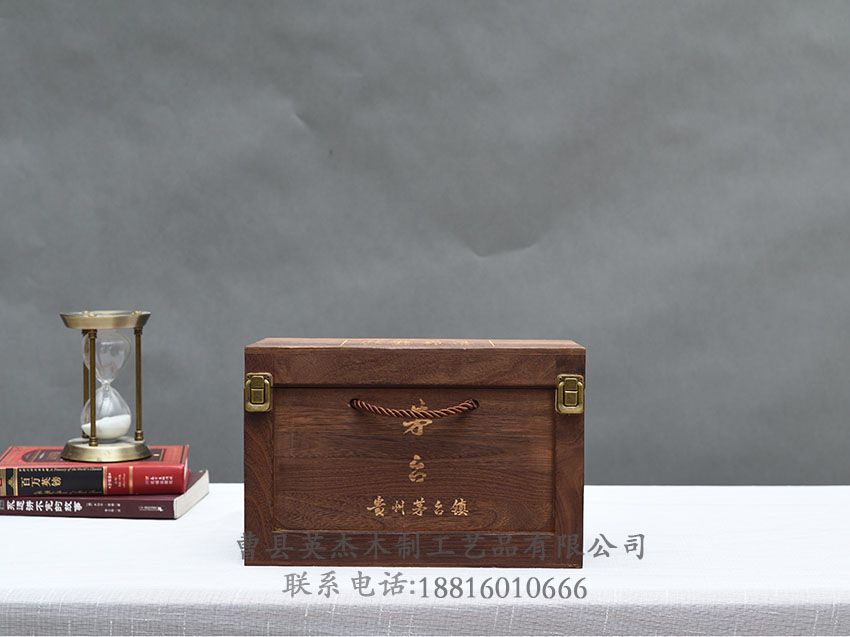 點擊查看詳細(xì)信息<br>標(biāo)題：木制白酒盒 閱讀次數(shù)：1236